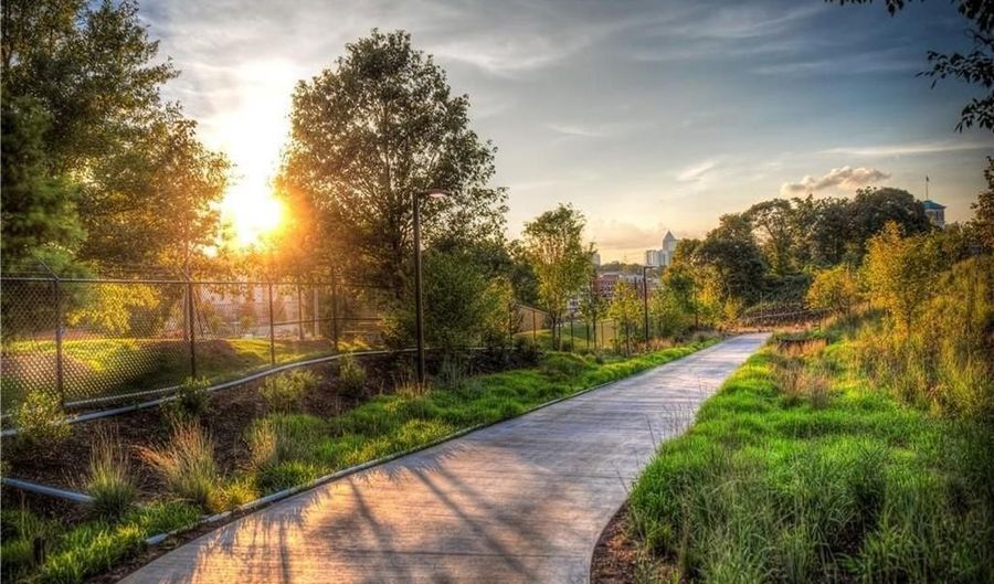 216 Haralson Ln NE, Atlanta, GA 30307 - 6 Beds, 5 Bath