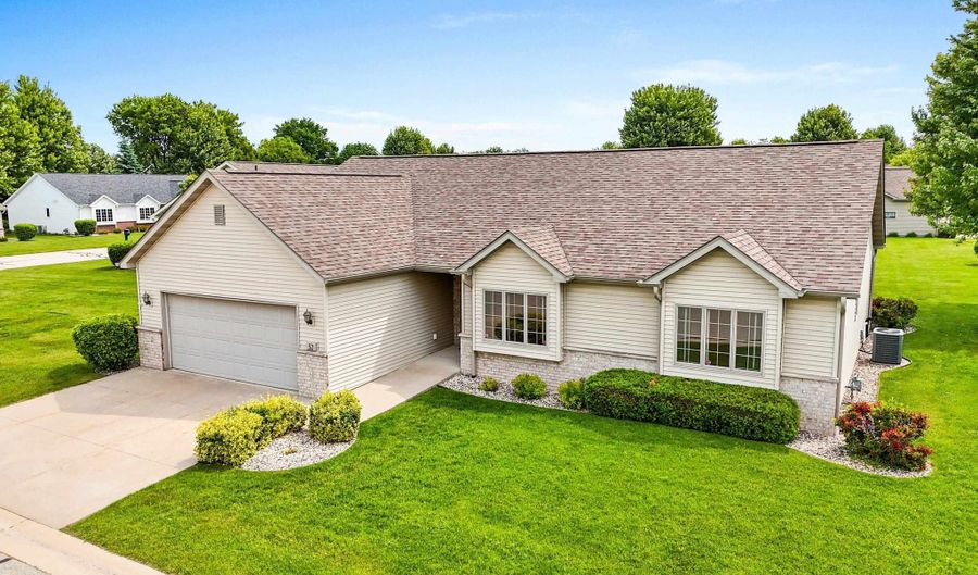 52 PENBROOK Cir 47, Appleton, WI 54911 - 3 Beds, 2 Bath