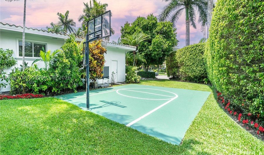 9835 W Broadview Dr, Bay Harbor Islands, FL 33154 - 4 Beds, 3 Bath