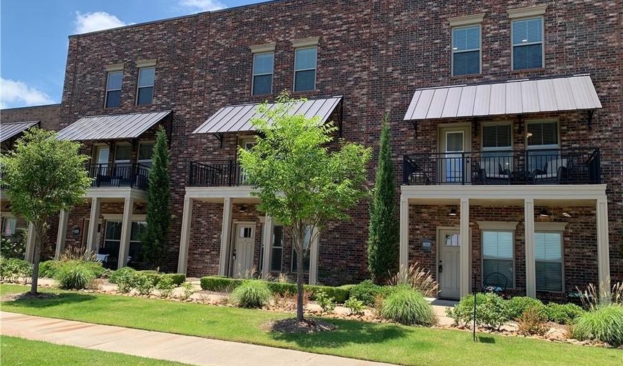 9223 Ra Young Jr Dr, Barling, AR 72923 - 3 Beds, 4 Bath