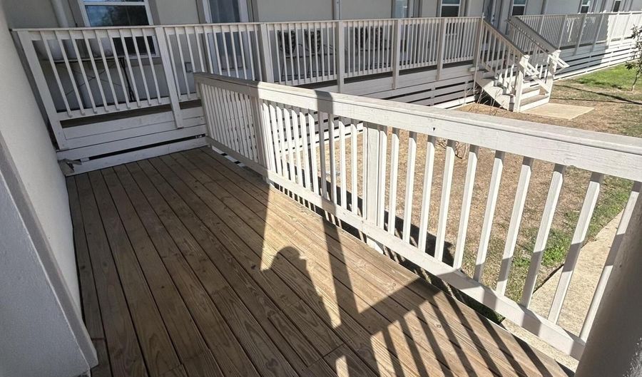 902 Howard Ave 6, Biloxi, MS 39530 - 1 Beds, 1 Bath