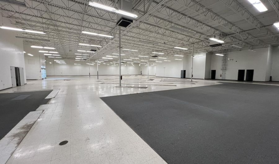 3632 S Scatterfield Rd, Anderson, IN 46013 - 0 Beds, 2 Bath