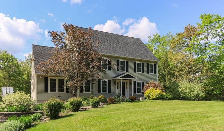 5 Heidi Ln, Bow, NH 03304 - 4 Beds, 4 Bath
