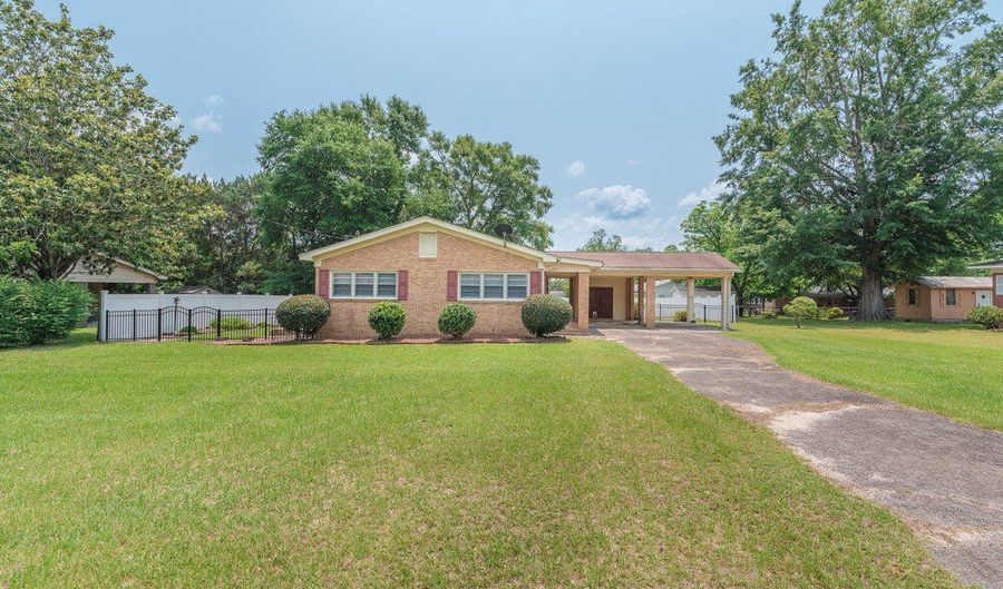 61 Bignon St, Barnwell, SC 29812 - 2 Beds, 2 Bath