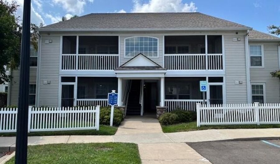 2776 S Knightsbridge Cir, Ann Arbor, MI 48105 - 2 Beds, 2 Bath