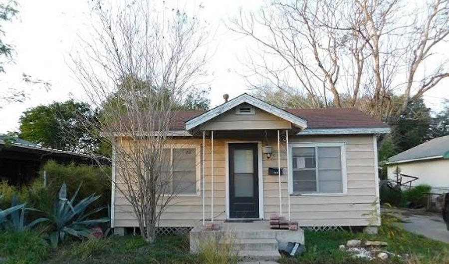 508 Escobar St, Alice, TX 78332 - 3 Beds, 1 Bath