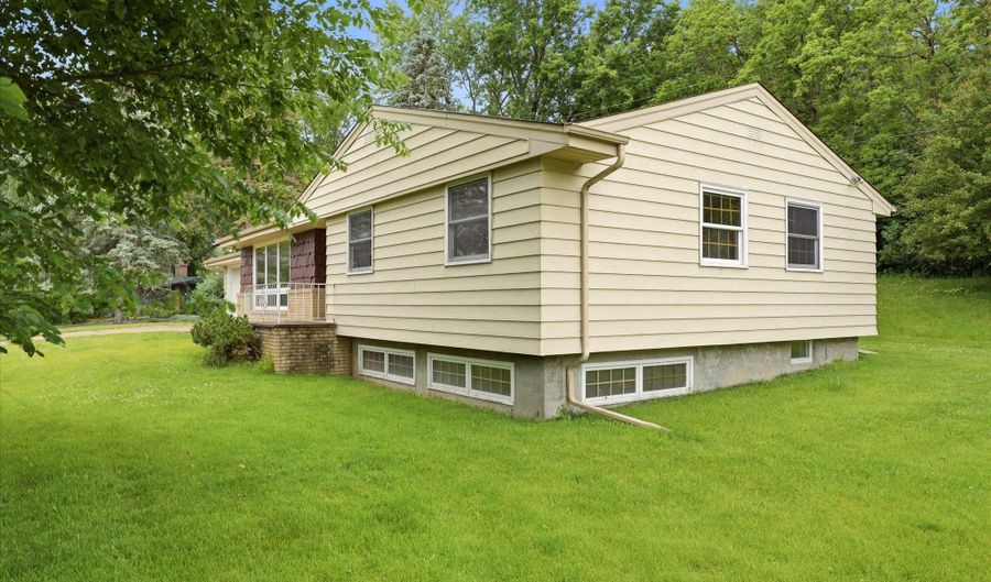 4015 Fairview Ave N, Arden Hills, MN 55112 - 3 Beds, 2 Bath