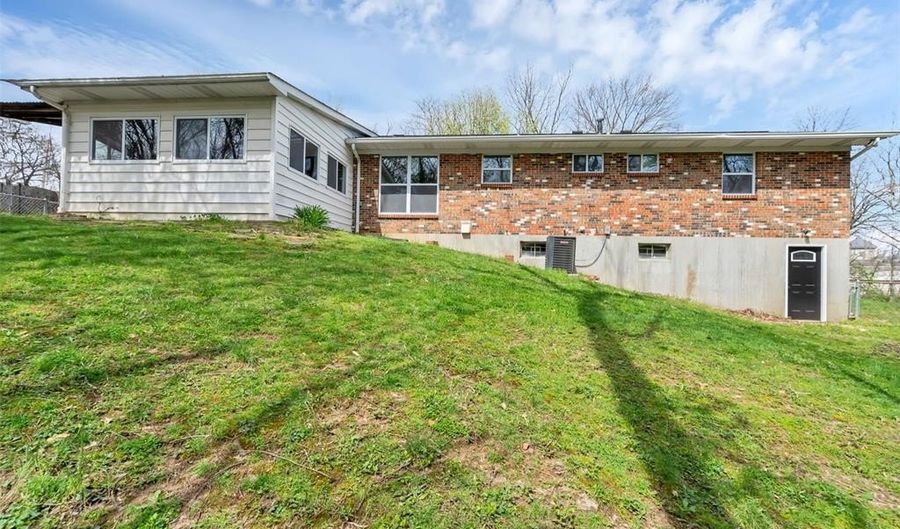 156 Hinrichs Ln, Arnold, MO 63010 - 3 Beds, 2 Bath