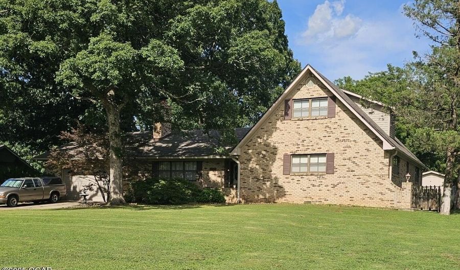 3110 Gaineswood Ave, Baxter Springs, KS 66713 - 3 Beds, 3 Bath