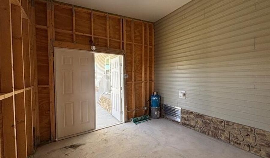 571 Tarpon Dr, Barefoot Bay, FL 32976 - 3 Beds, 2 Bath