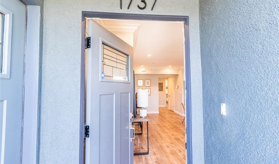 1737 S Longwood Ave, Los Angeles, CA 90019 - 14 Beds, 10 Bath