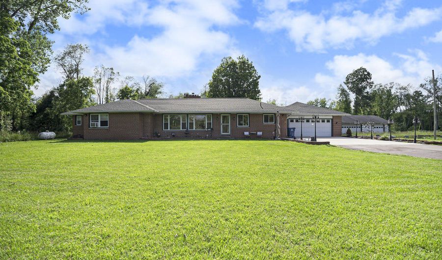 956 29 1/2 Mile Rd, Albion, MI 49224 - 3 Beds, 2 Bath
