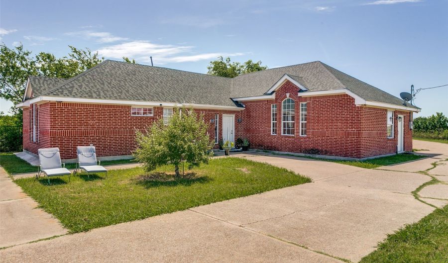 8708 County Road 513, Alvarado, TX 76009 - 3 Beds, 2 Bath