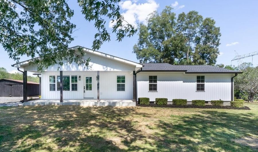 5405 Window Cliff Rd, Baxter, TN 38544 - 3 Beds, 2 Bath