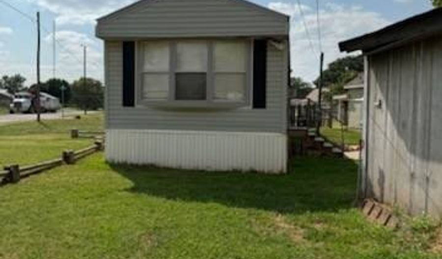 528 Park St, Alva, OK 73717 - 2 Beds, 2 Bath