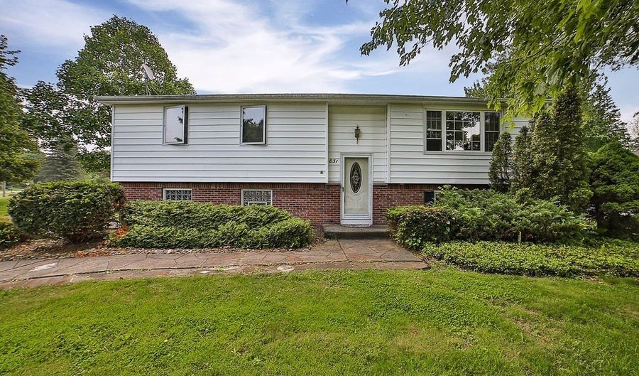 831 W Gebhard Ln, Alden, NY 14004 - 3 Beds, 2 Bath