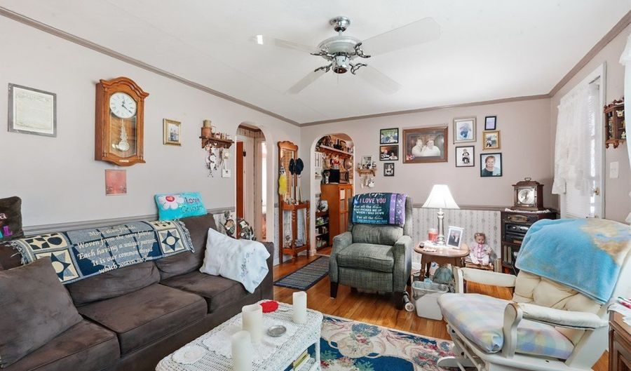 243 Lincoln Ave, Ashland, OH 44805 - 2 Beds, 1 Bath