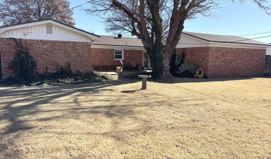 1601 Avenue F, Abernathy, TX 79311 - 3 Beds, 2 Bath