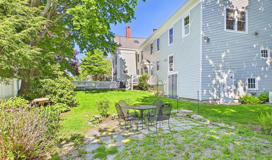 1059 Washington St, Bath, ME 04530 - 5 Beds, 3 Bath