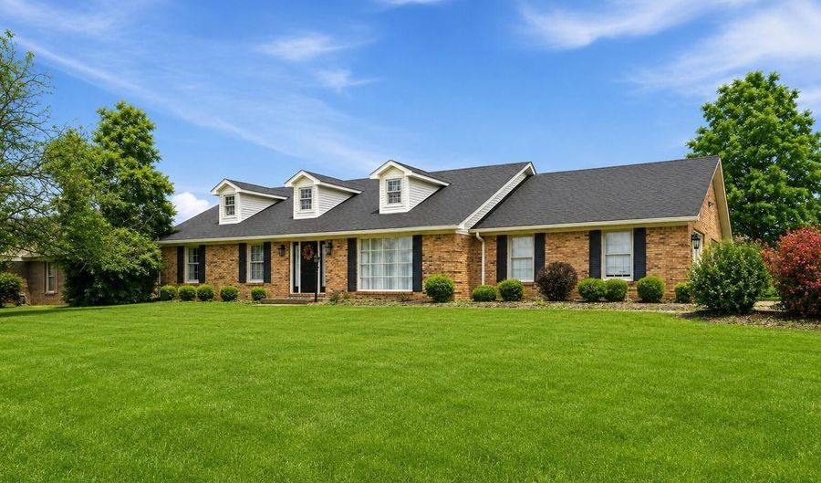 114 Windsor Ave, Bardstown, KY 40004 - 4 Beds, 3 Bath