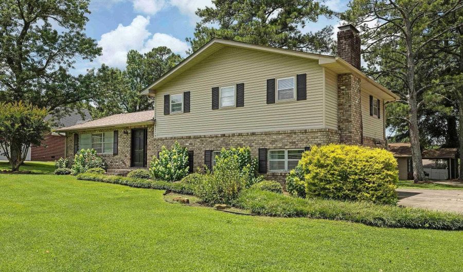 1201 Elm Cir, Albertville, AL 35950 - 3 Beds, 2 Bath