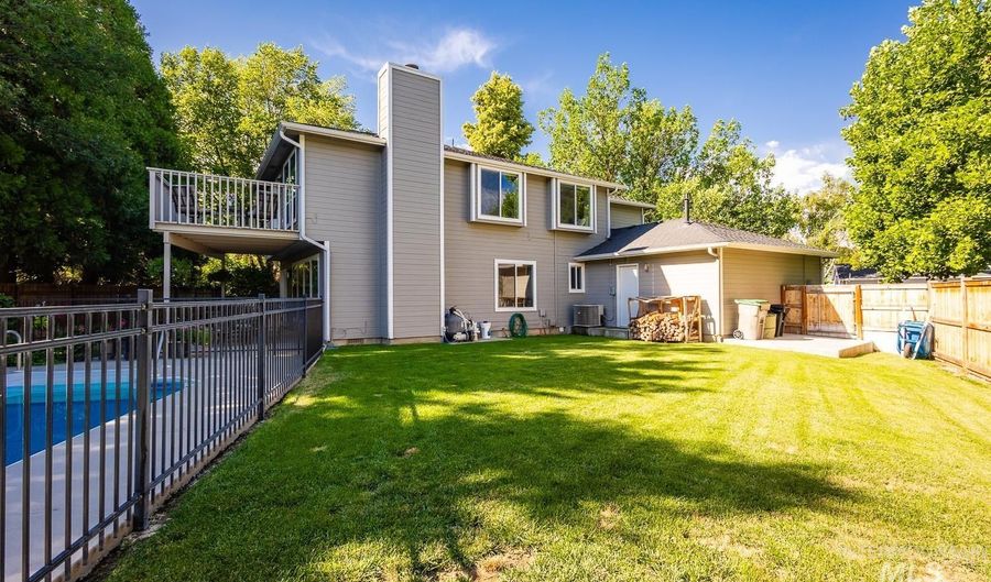 10447 W Rockwood, Boise, ID 83704 - 6 Beds, 3 Bath