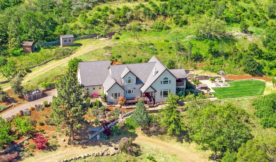1678 Ashland Mine Rd, Ashland, OR 97520 - 4 Beds, 3 Bath