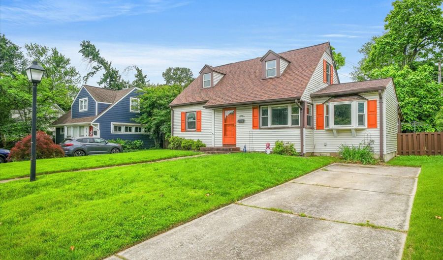 6926 VANDERBILT Dr, Alexandria, VA 22307 - 3 Beds, 2 Bath