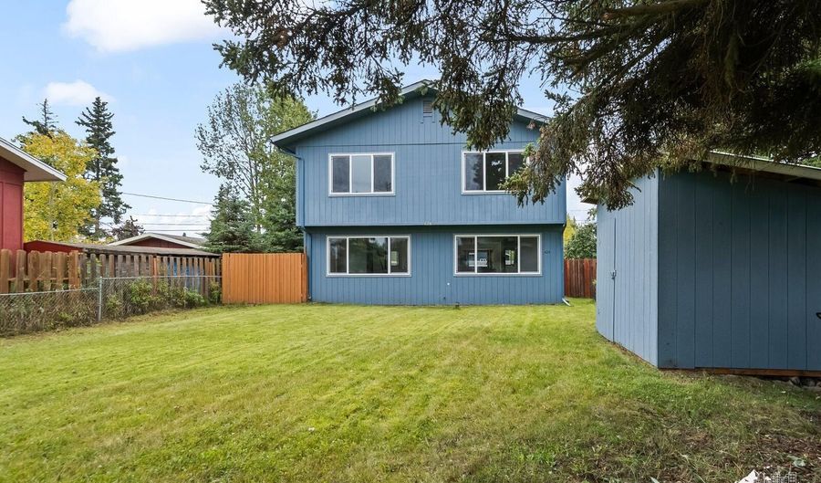 424 E Manor Ave, Anchorage, AK 99501 - 4 Beds, 4 Bath
