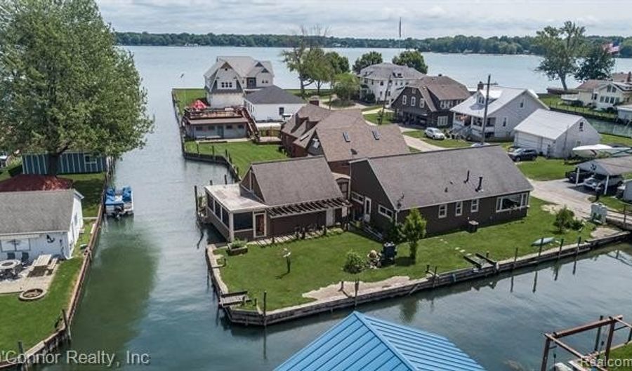 130 Delta Dr, Algonac, MI 48001 - 3 Beds, 2 Bath