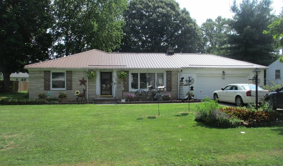 230 S Division St, Auburn, IN 46706 - 2 Beds, 1 Bath