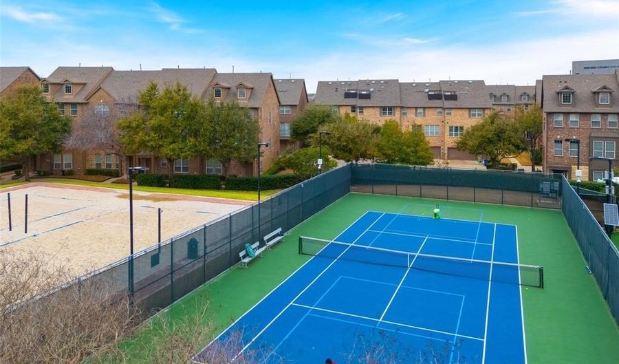 3931 Asbury Ln, Addison, TX 75001 - 3 Beds, 4 Bath