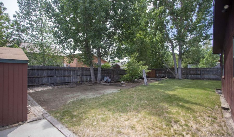 1659 Begonia St, Casper, WY 82604 - 5 Beds, 3 Bath