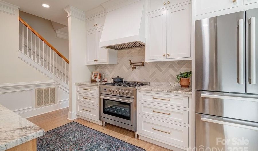 8 Flowering Cherry Dr, Asheville, NC 28805 - 4 Beds, 3 Bath