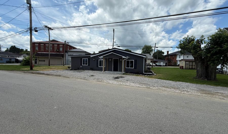 161 S Allison Ave, Barbourville, KY 40906 - 3 Beds, 2 Bath