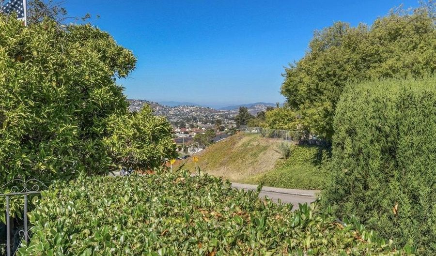 220 Worthington St, Spring Valley, CA 91977 - 3 Beds, 2 Bath