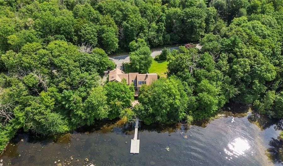 94 S Shore Rd, Burrillville, RI 02859 - 3 Beds, 3 Bath