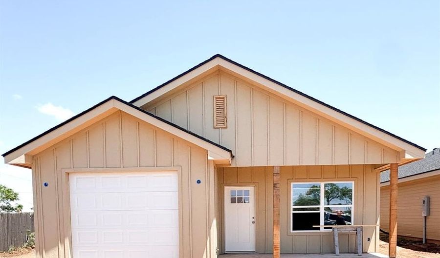 898 Minda St, Abilene, TX 79602 - 3 Beds, 2 Bath