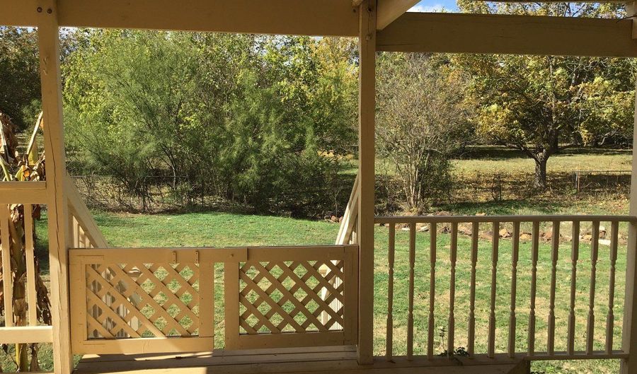 8215 E Loop 1604 S, Adkins, TX 78101 - 2 Beds, 1 Bath