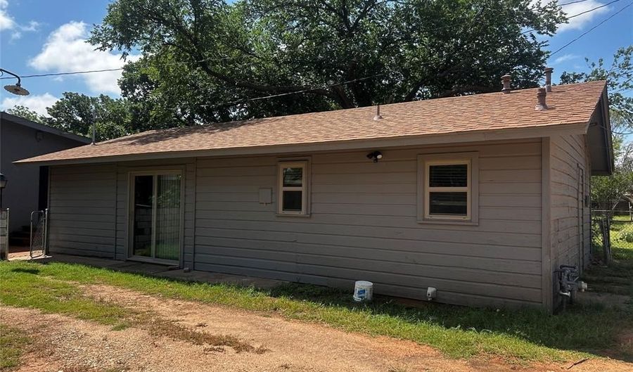 902 S Jefferson Dr, Abilene, TX 79605 - 2 Beds, 1 Bath