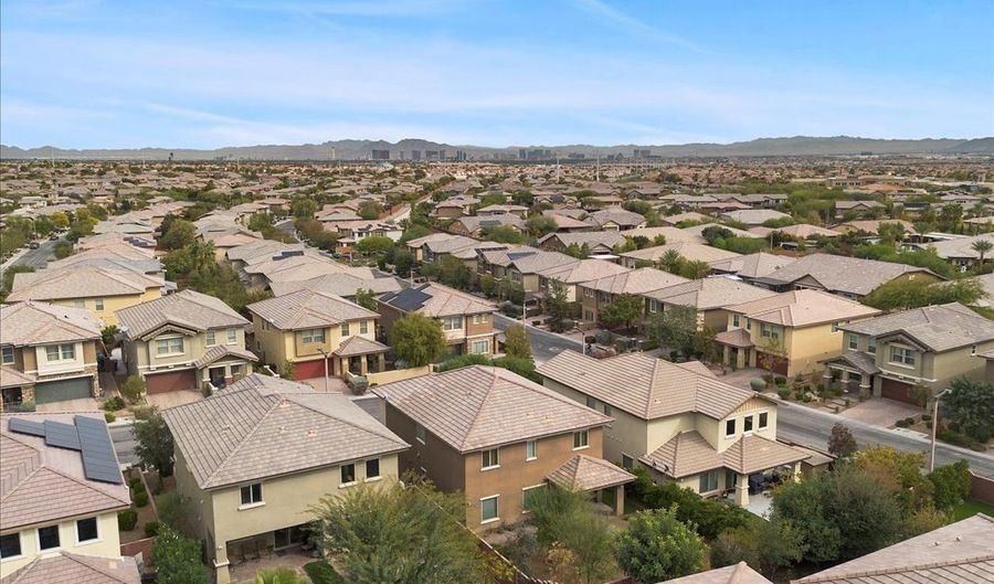 5735 Oak Bend Dr, Las Vegas, NV 89135 - 4 Beds, 3 Bath