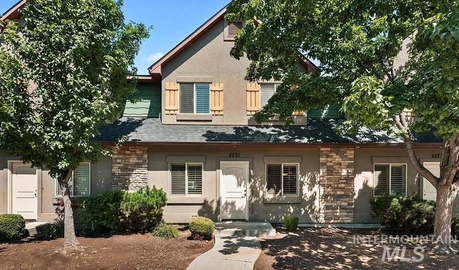 5231 W Morris Hill Rd, Boise, ID 83706 - 3 Beds, 3 Bath
