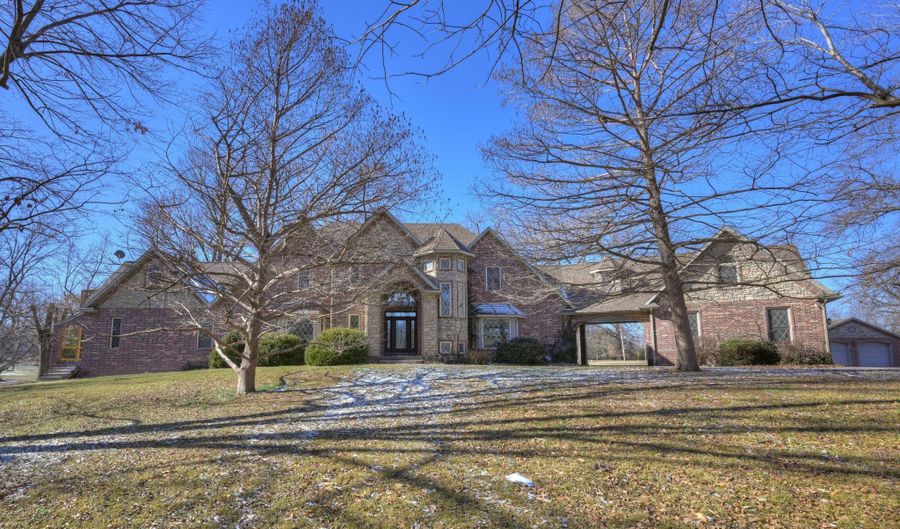 2625 Gaineswood Ave, Baxter Springs, KS 66713 - 6 Beds, 6 Bath