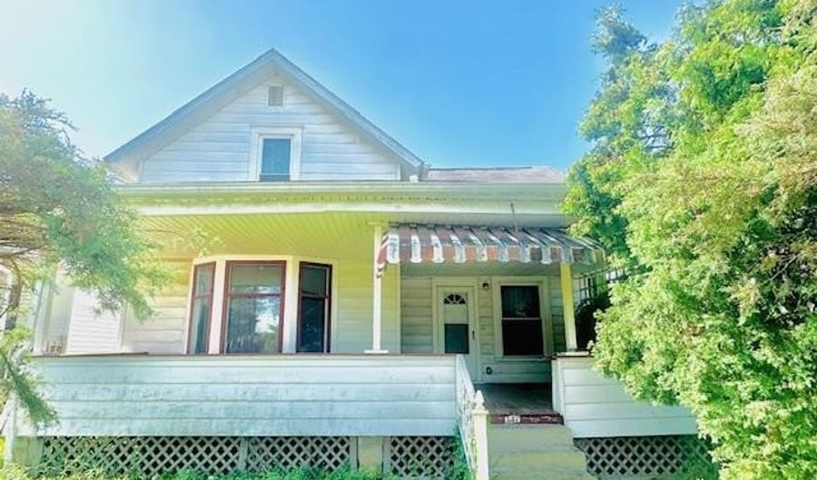 347 E 4th St, Ashland, OH 44805 - 3 Beds, 2 Bath