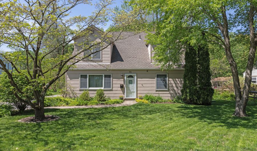 21 Bethpage Dr, Bethel, CT 06801 - 4 Beds, 2 Bath