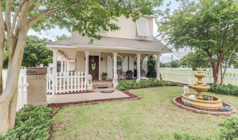 133 Myrtle St, Biloxi, MS 39530 - 5 Beds, 5 Bath