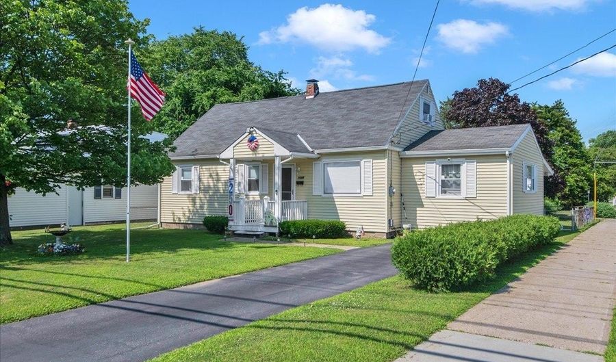 1688 North Ave, Burlington, VT 05408 - 4 Beds, 1 Bath