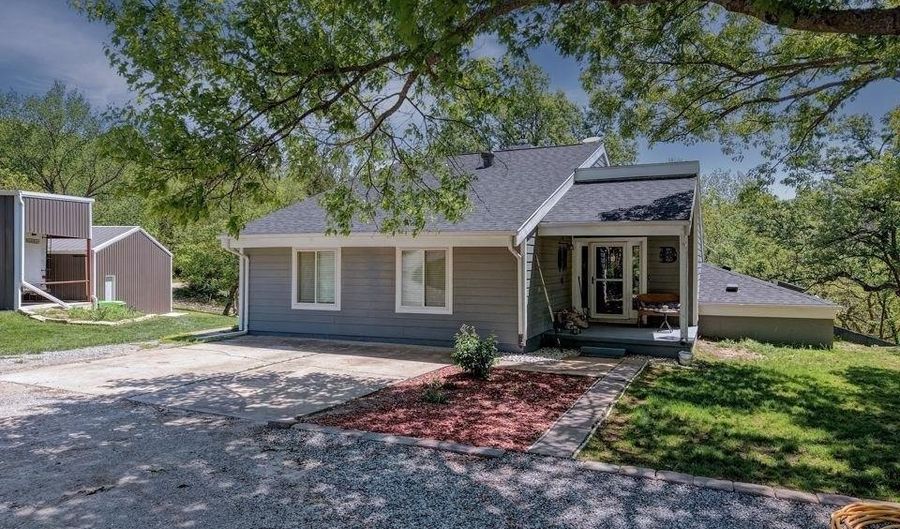 30117 Shady Oak Dr, Arkansas City, KS 67005 - 3 Beds, 2 Bath