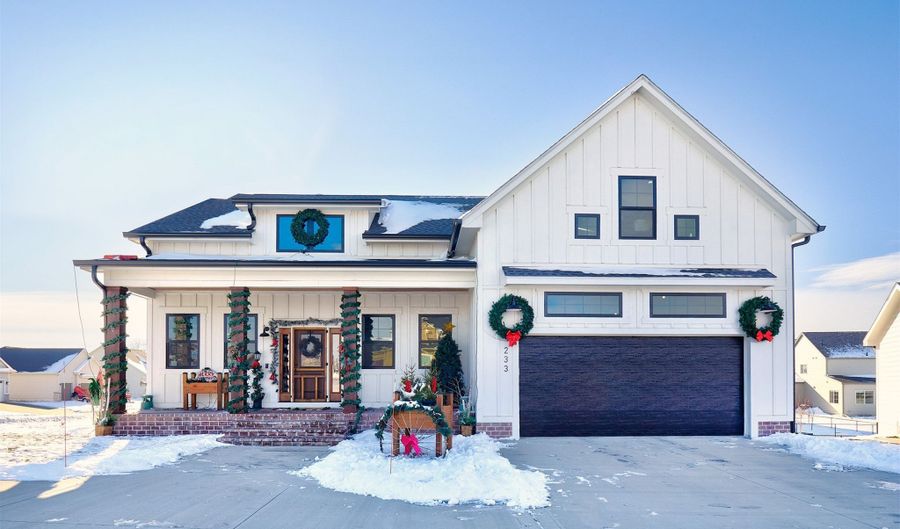 233 NE 60th Ct, Ankeny, IA 50021 - 4 Beds, 4 Bath