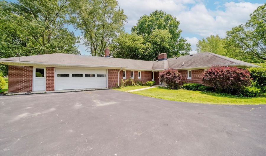 4232 Linden Ln, Anderson, IN 46011 - 2 Beds, 1 Bath